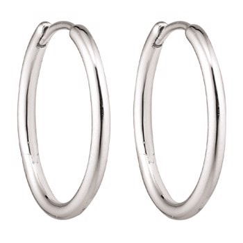 Smukke og enkle creol øreringe i sterling sølv. 1,6 x 18 mm fra Støvring Design