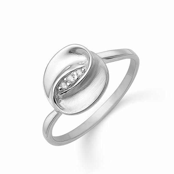 Flot dobbelt oval fingerring med to forskellige overflader og glimtende zirkonia fra Støvring Design