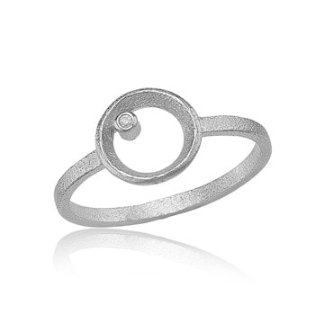 Flot ring med mat overflade og zirkon fra Blicher Fuglsang
