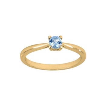 HelenNor Smuk solitær ring i forgyldt sølv med 4 mm glitrende lys blå zirkonia fra Joanli Nor