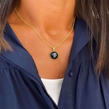 Vedhæng med blank sort onyx i forgyldt sterling Sølv fra Guld & Sølv Design