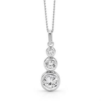 Elegant sølv vedhæng med tre størrelser runde zirkonia og 45 cm kæde fra Bee Jewelry