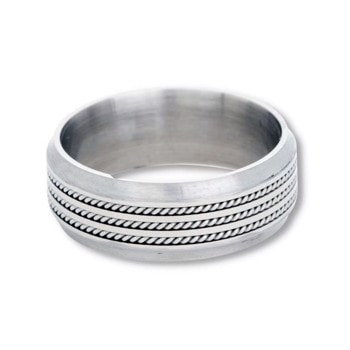 Ring i stål med snoet detaljer, by billgren
