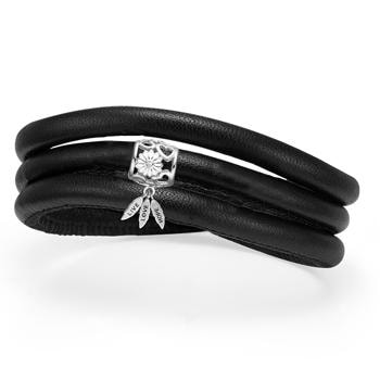 Støt Brysterne læderarmbånd fra Christina med sølv hjerte-og marguerit charm med glitrende topaz