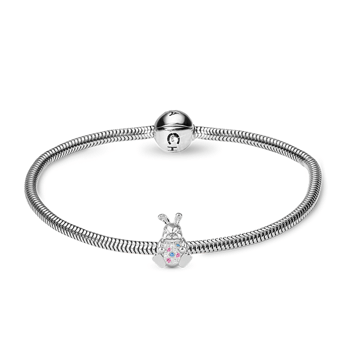 Sølv armbånd og 4mm sølv påskehare charm med farverige topaz