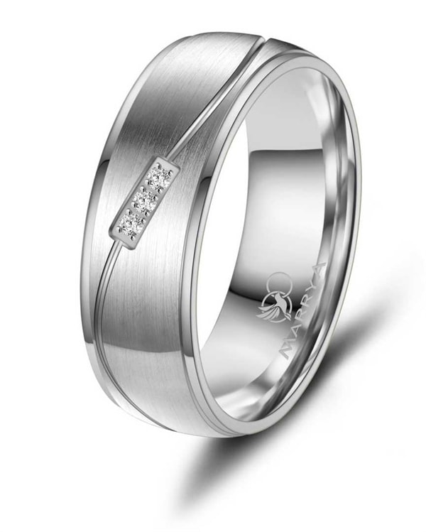 Marrya Titanium Vielsesringe med 3 stk Zirkonia