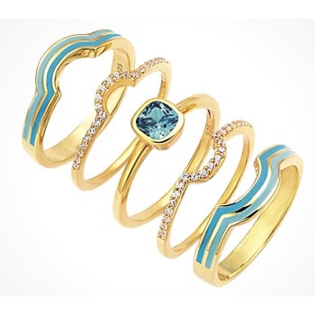 Sølvforgyldt ring med glitrende sten, fra Støvring design