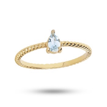 Smuk forgyldt snoet fingerring med en fin lille dråbeformet topas. Sten måler 3 x 5 mm fra Carré-RINGMÅL 50