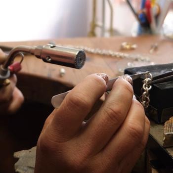 Reparation af lås eller kæde/armbånd