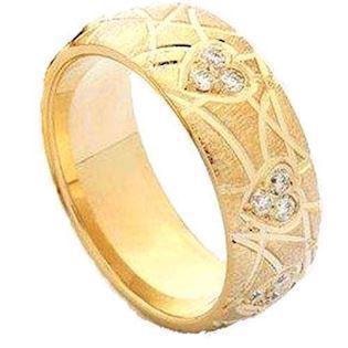 14 karat guldring med 3 x brillant hjerter og groft mønster