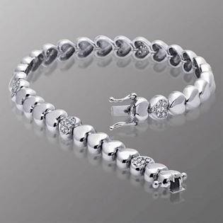 Hjertearmbånd i 14 karat hvidguld med 0,49 carat diamanter