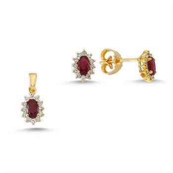 Nuran 14 kt rødguld smykkesæt, fra Roset med rubin og diamanter serien med 5 x 3,5 mm safir og 12 stk 0,01 ct diamanter i hver Diamanter Wesselton SI