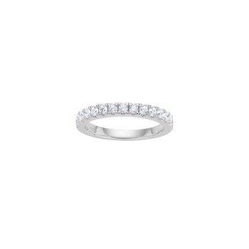 Sølv alliance ring med en række små, klare zirkoner, elegant og skinnende design.