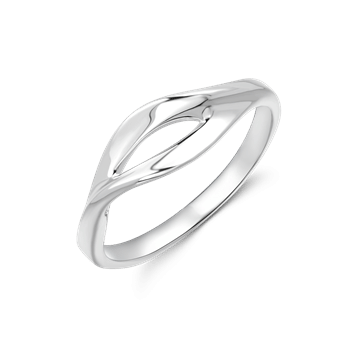 Sølvring med glat, poleret overflade og åben, aflang oval top. Elegant og moderne design.