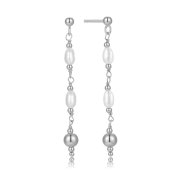 Sølv ørehængere med lodrette rækker af perler og kugler. Elegant design med skinnende finish.