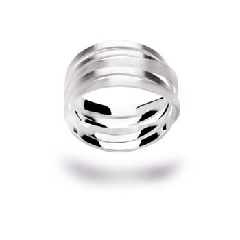 Ring i sterlingsølv med flere sammenflettede bånd og mat finish.