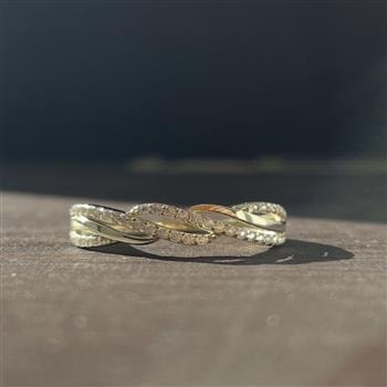 Ring 8 karat med zirkonia, fra L&G