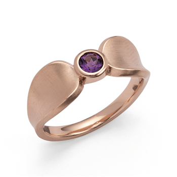 Ring, rosa forgyldt mat/blank med ametyst