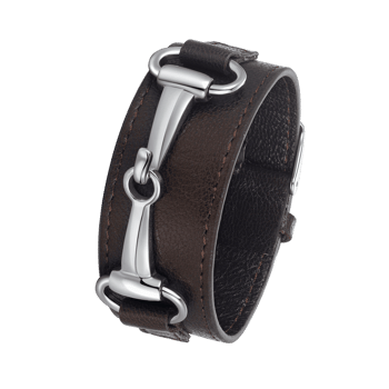 Bredt armbånd med mørkebrunt bånd, synlige syninger og skinnende, centralt metalornament.