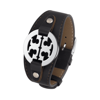 Sort armbånd med synlige syninger, rundt ornament og justerbar spænde fra Støvring Design.