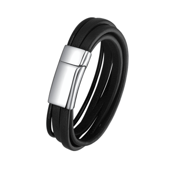 Armbånd med brede og tynde læderstrenge, skinnende metalspænde og flere lag i et design.