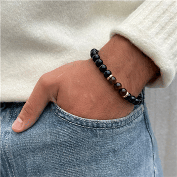 Armbånd i forgyldt stål med sort agat og rødt tigerøje, fra Blicher Fuglsang
