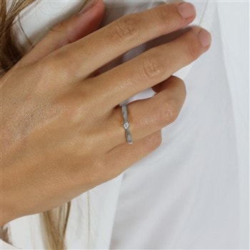 Eternity 8kt hv.d.ring  1x0,05ct wsi 4/g, fra aagaard