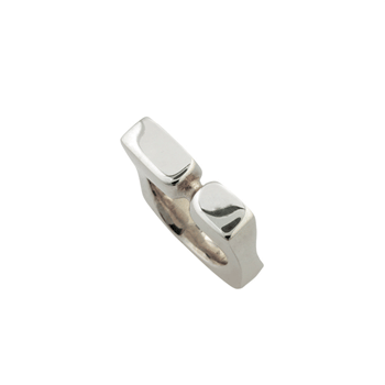 Randers Sølv's Håndlavet fingerring i massiv sølv med et firkantet design - 6 mm