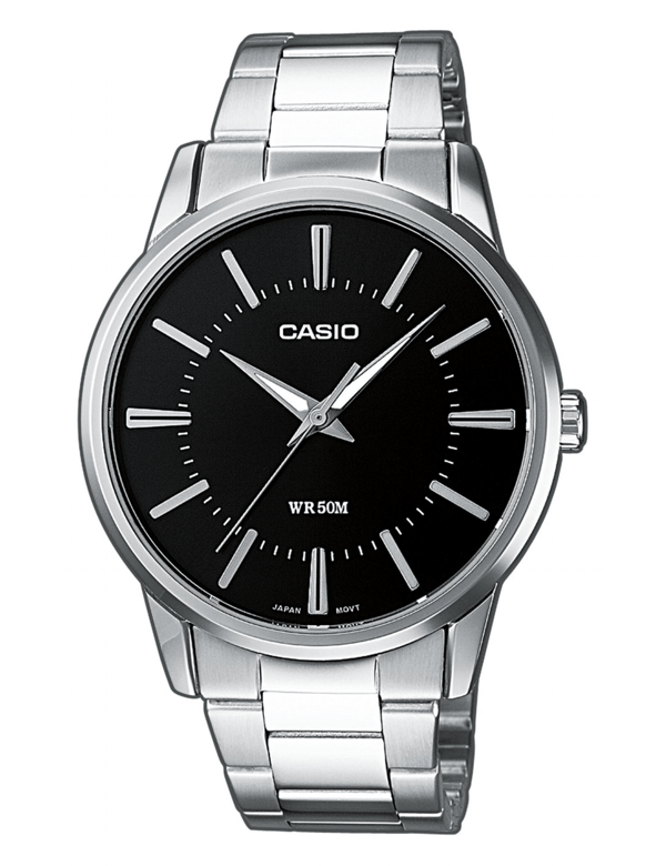 Casio ur med sølvmetallænke, sort urskive, sølvmarkører og "WR 50M" vandtæthed.
