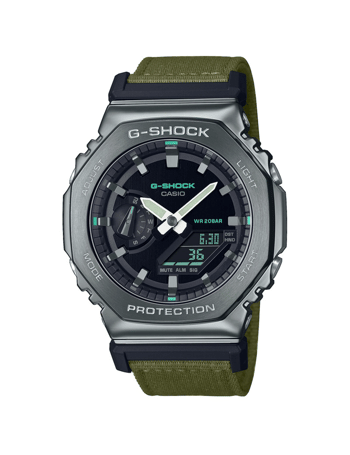Casio G-Shock ur med analog/digital display, robust urkasse og knapper til funktioner.
