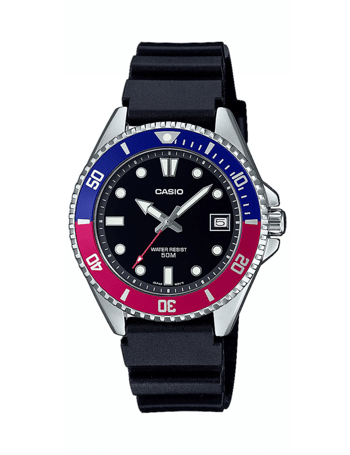 Casio ur med sort skive, blå/rød bezel, datovisning kl. 3 og sort rem. Vandtæt til 50m.
