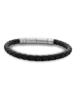 Sort, flettet armbånd med metaldel, indgraveret "Fossil". Enkel og slank design.