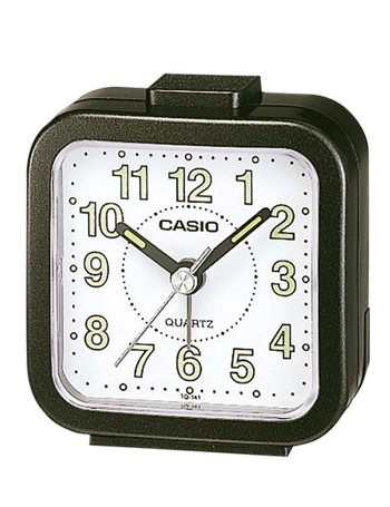 Kvadratisk sort vækkeur med hvid skive, sorte visere og timemarkører. "CASIO" og "QUARTZ" synligt.