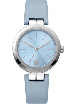 Armbåndsur med lyseblå urskive og rem, simple timeindikatorer og DKNY-logo på urskiven.
