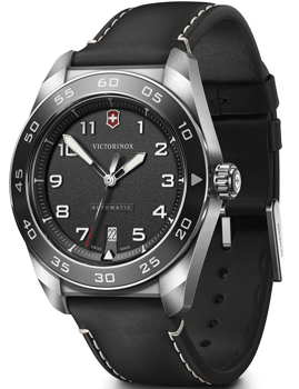 Victorinox ur med sort skive og rem, logo, "AUTOMATIC" tekst, datovindue kl. 6.